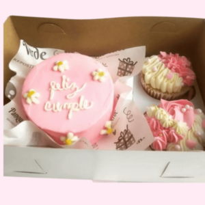 Mini pastel y Cupcakes